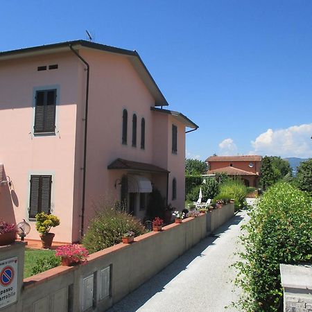 Affittacamere Villa Delia Lucca Buitenkant foto