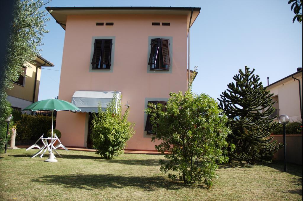 Affittacamere Villa Delia Lucca Buitenkant foto