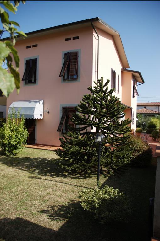 Affittacamere Villa Delia Lucca Buitenkant foto